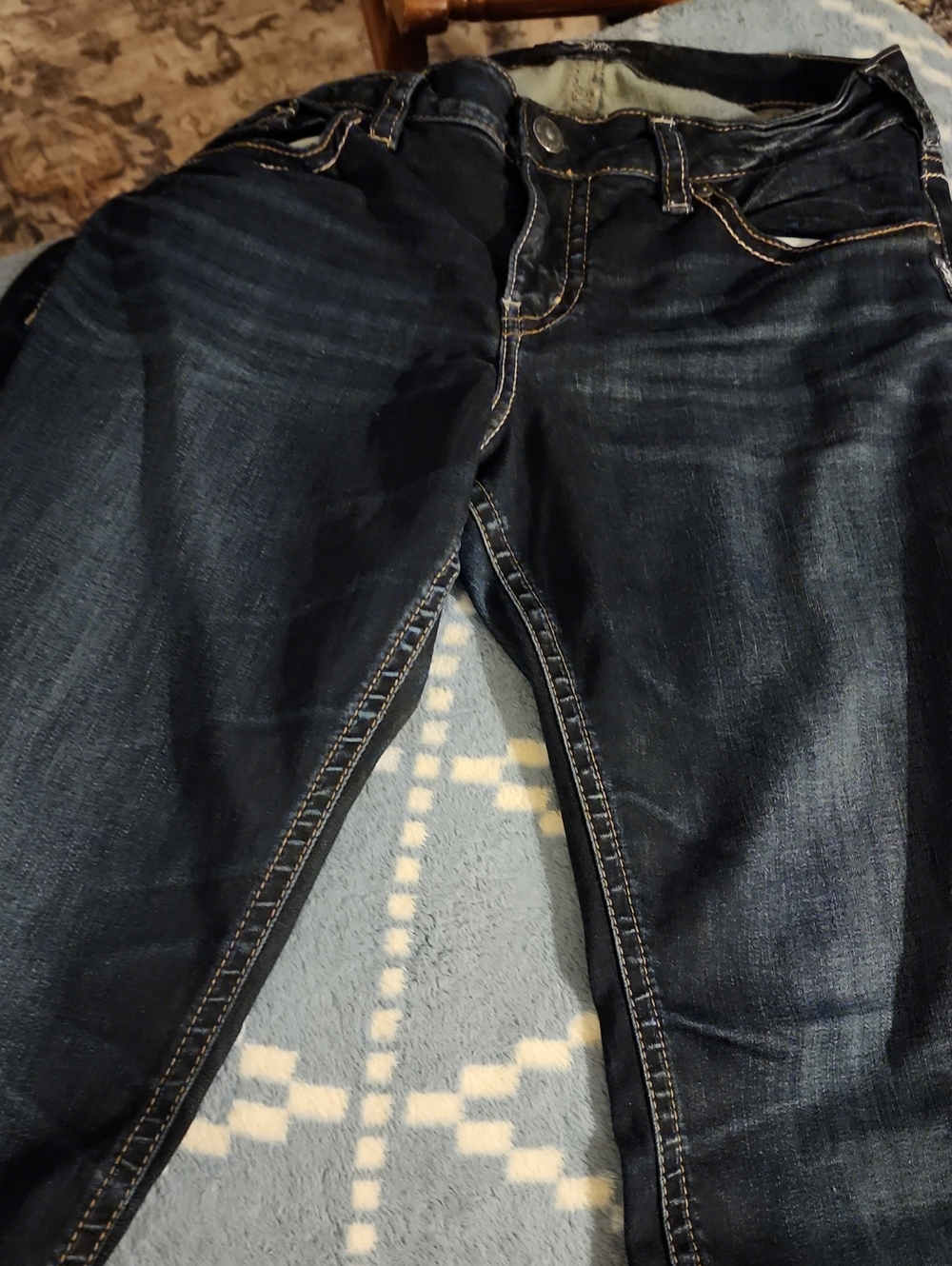 Silver Jeans Dark Indigo Straight Leg Woman's Jeans. Good Stretch